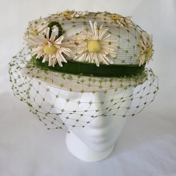 Vintage Christine Original Daisy Flower Woven Hat with Brim Veil MCM - Picture 1 of 8